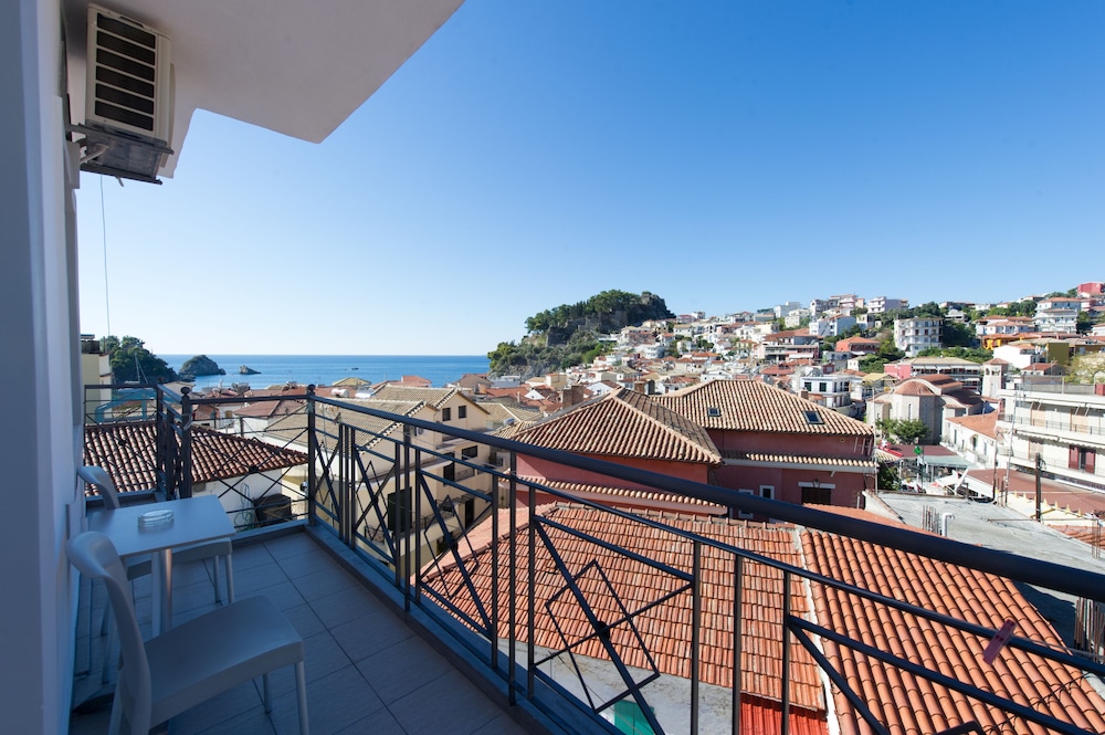 SAN NECTARIOS HOTEL 5/50