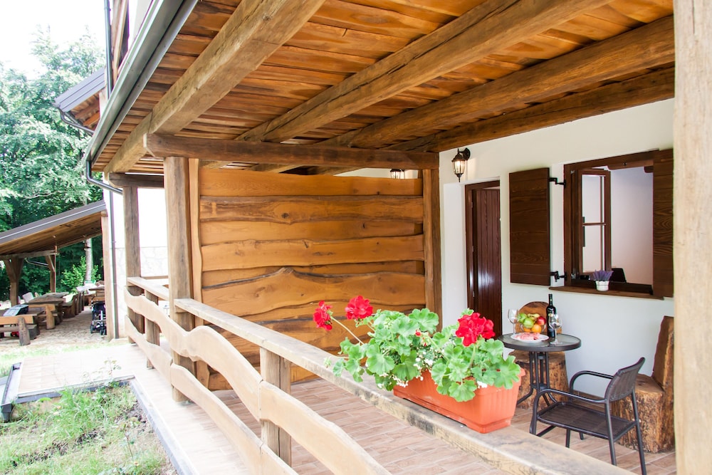 Plitvica Lodge 5/50