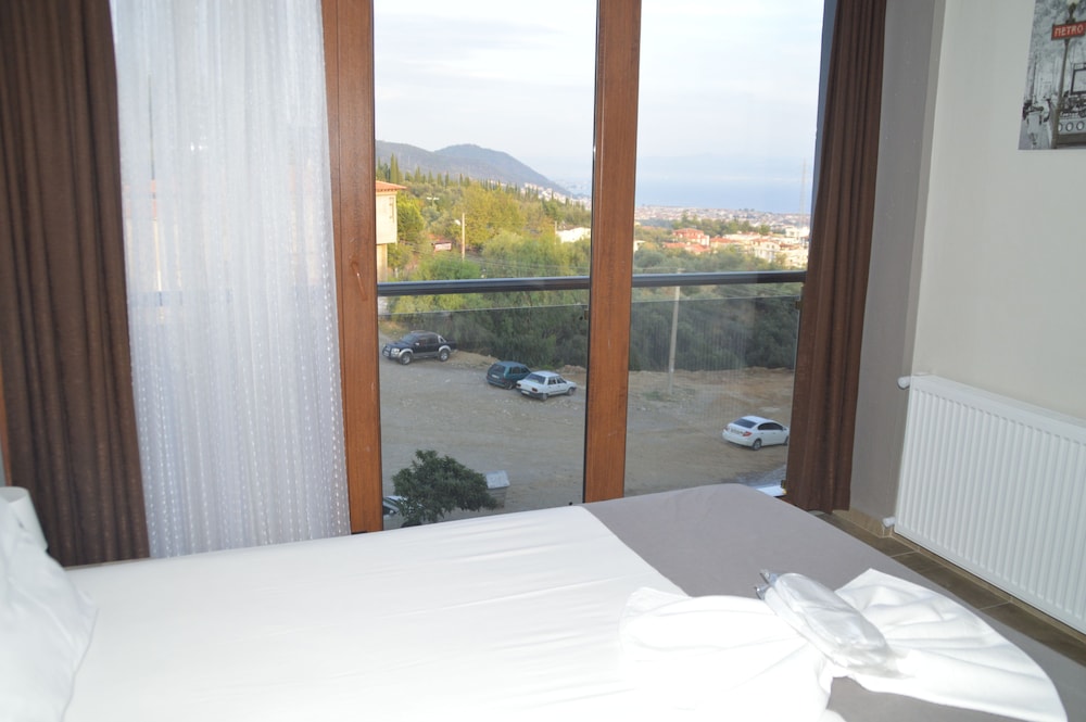 Hotel Hugo 12/35