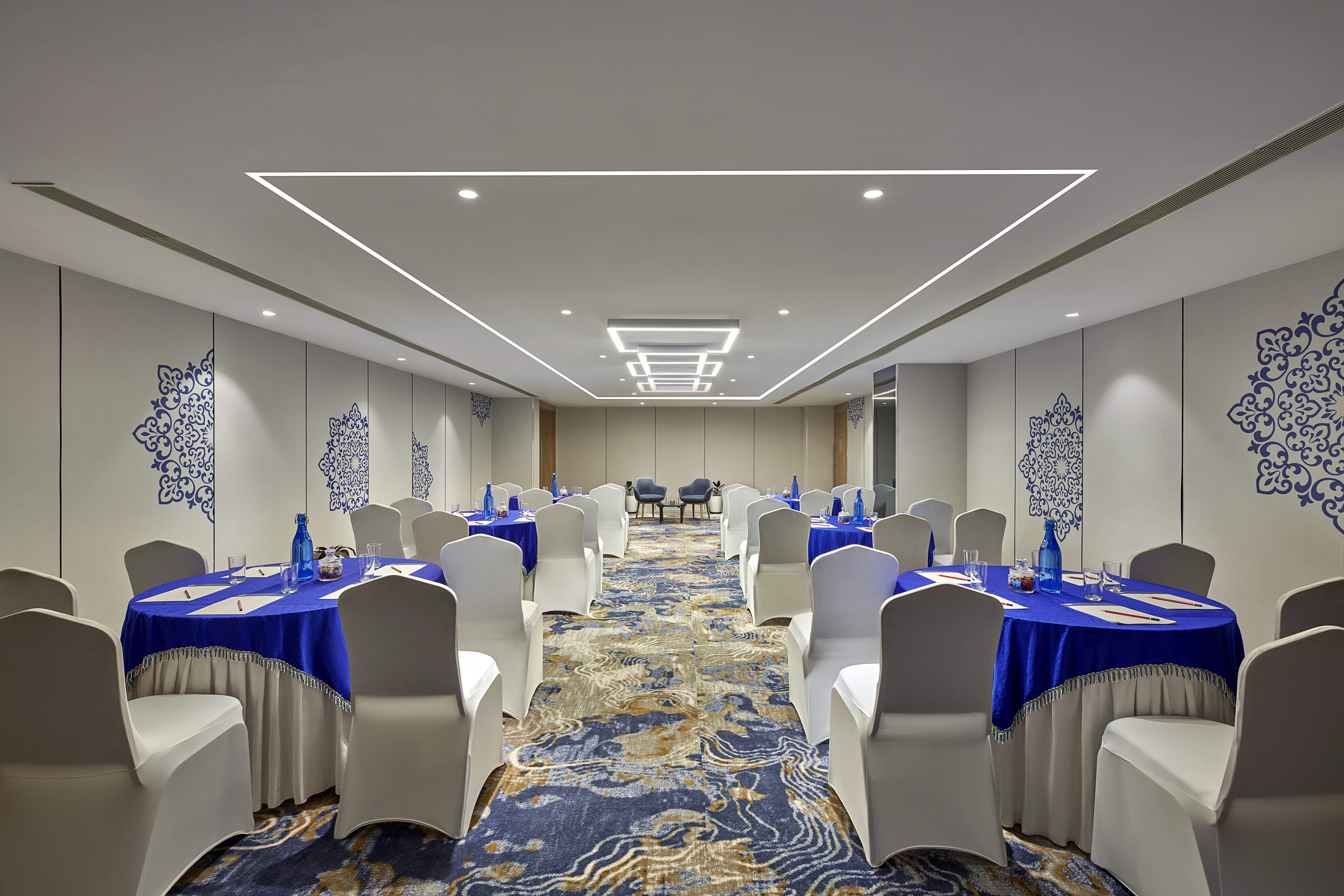 Holiday Inn Express Bengaluru Bommasandra 32/33