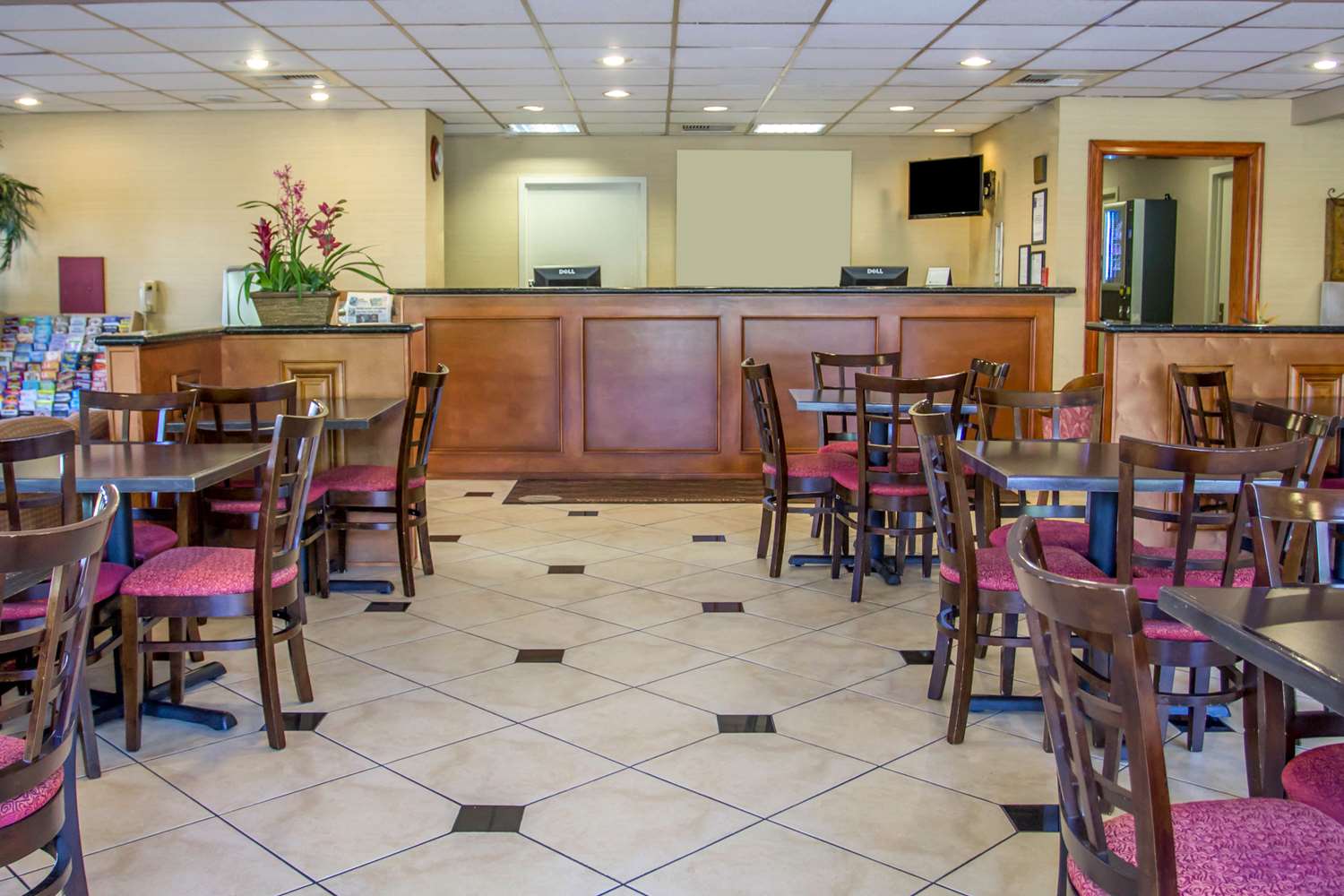 Quality Inn Riverside Near UCR and Downtown 26/32