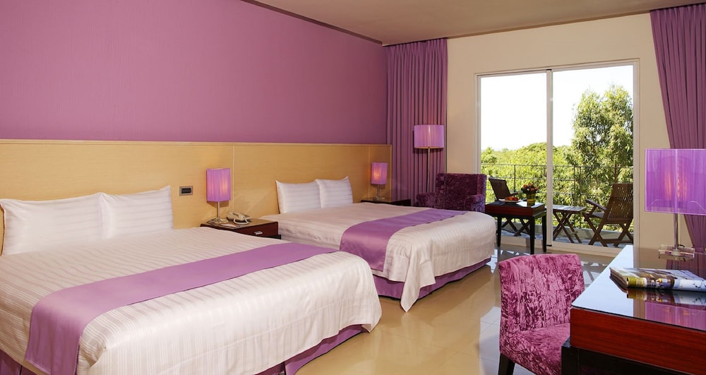 Papago International Resort 19/76