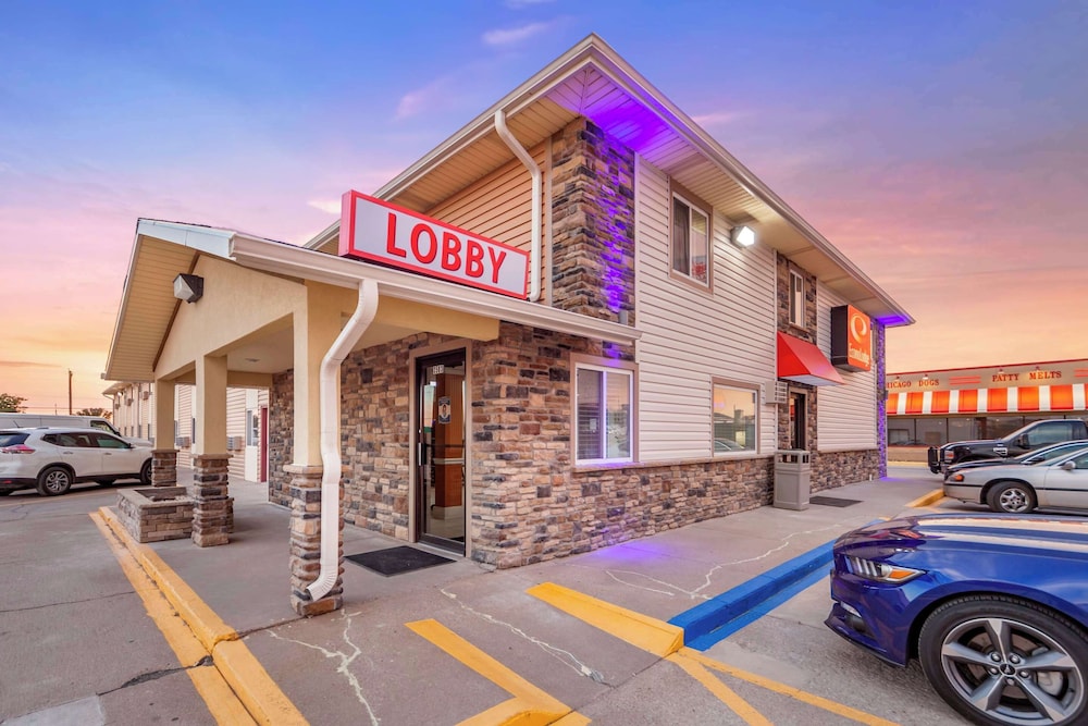 Econo Lodge Hays I-70 50/54