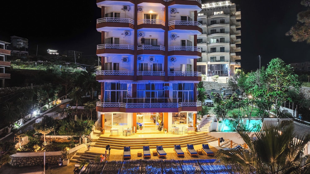 Hotel Saranda 6/79