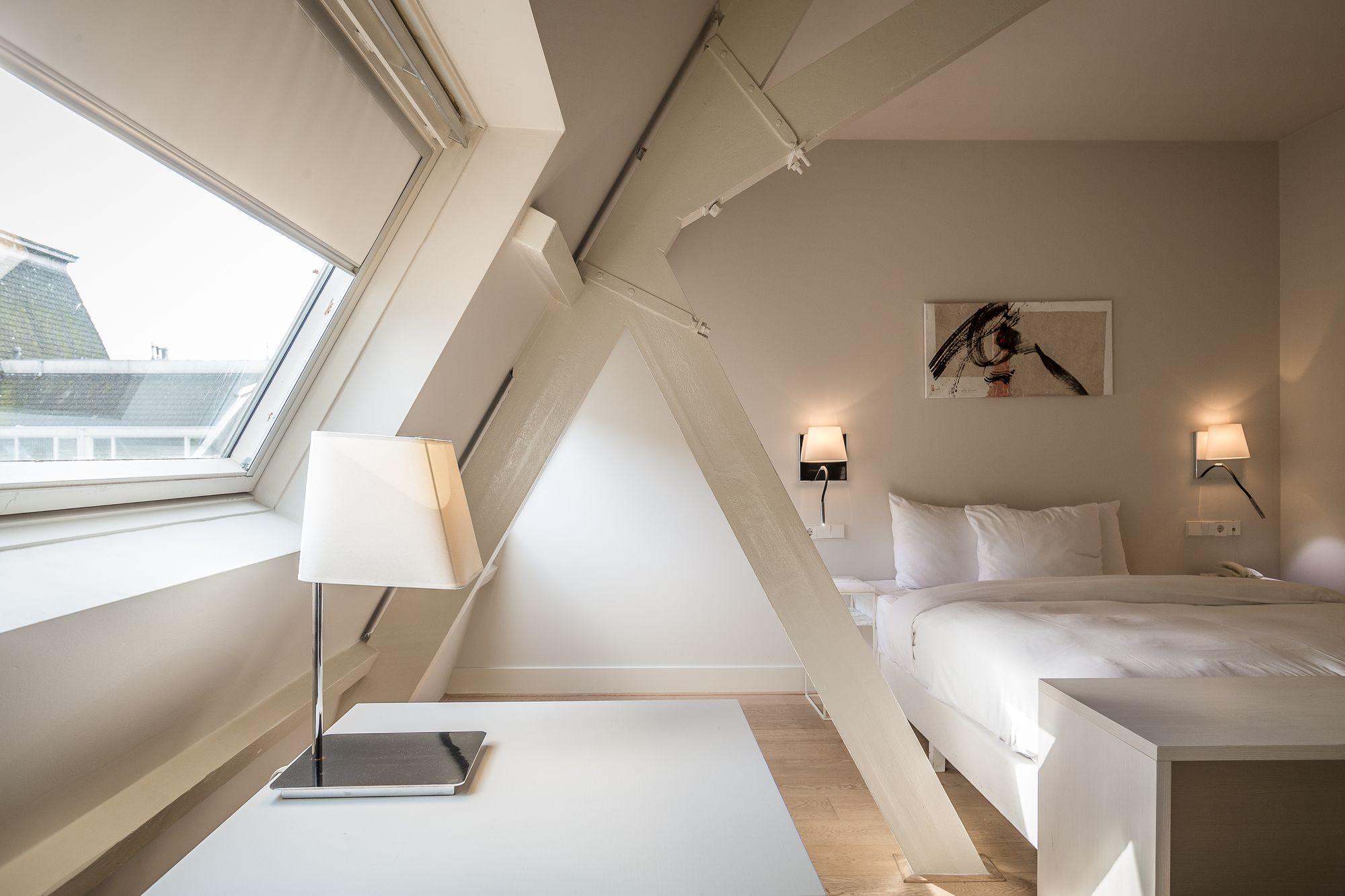 Village, King Bed