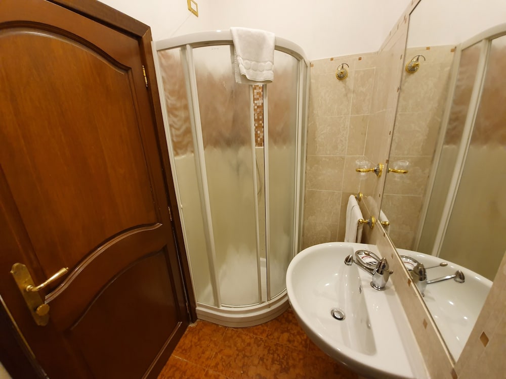 Casa Alla Fenice 38/44