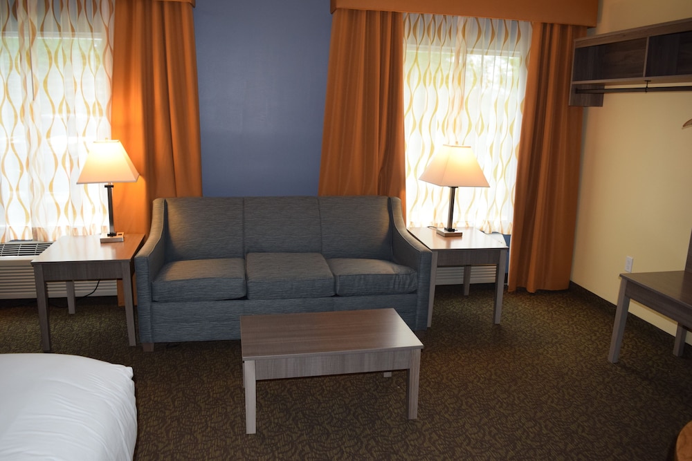 Days Inn By Wyndham Cadillac 25/39