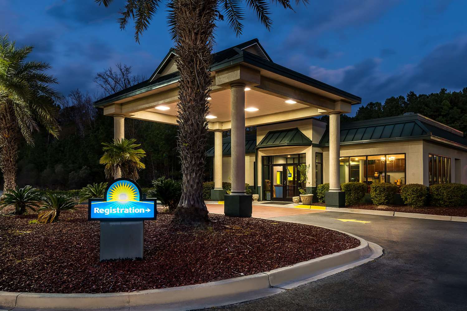 Days Inn by Wyndham Richmond Hill/Savannah 2/17