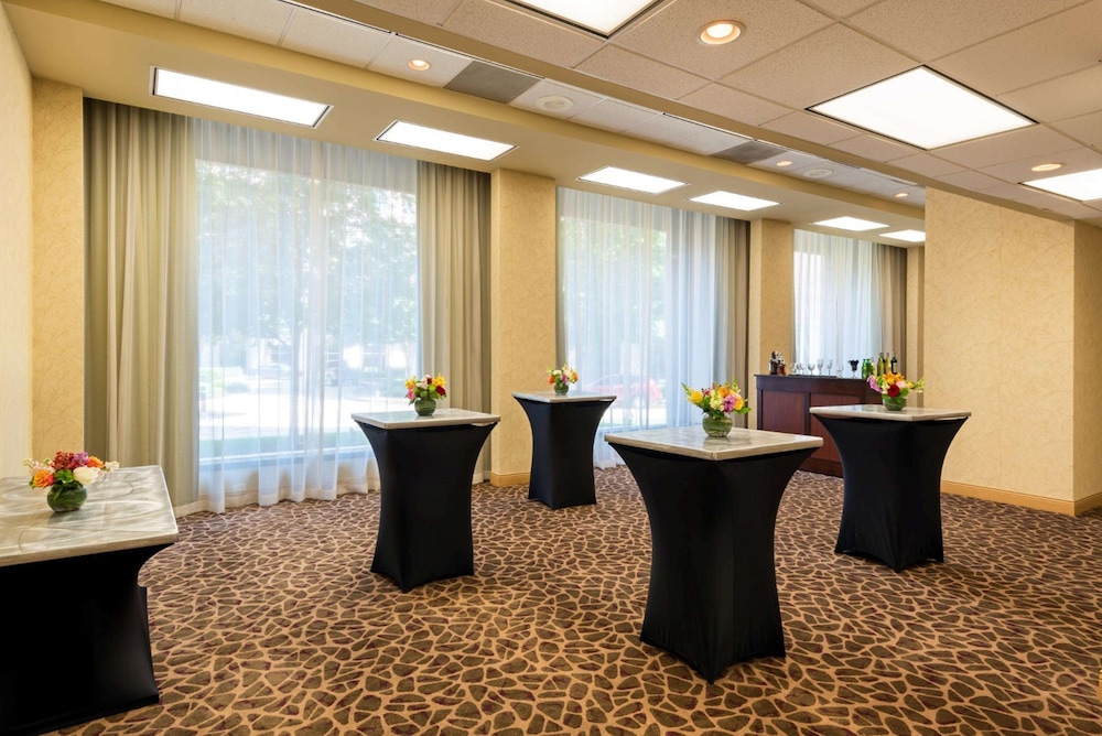 Hilton Houston Post Oak By The Galleria 68/77