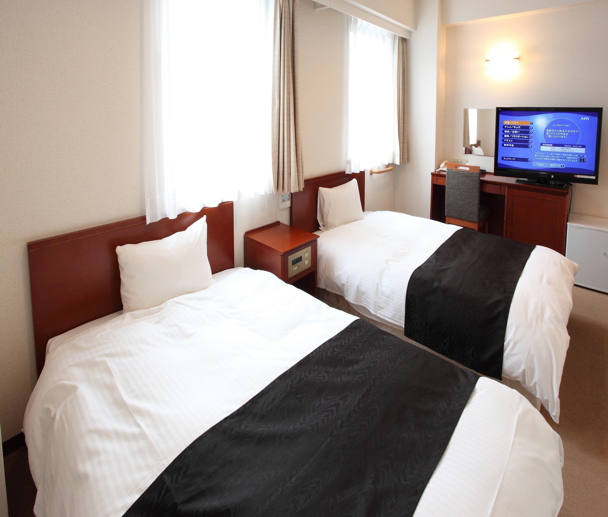 DELUXE, TWIN BEDS, SMOKING