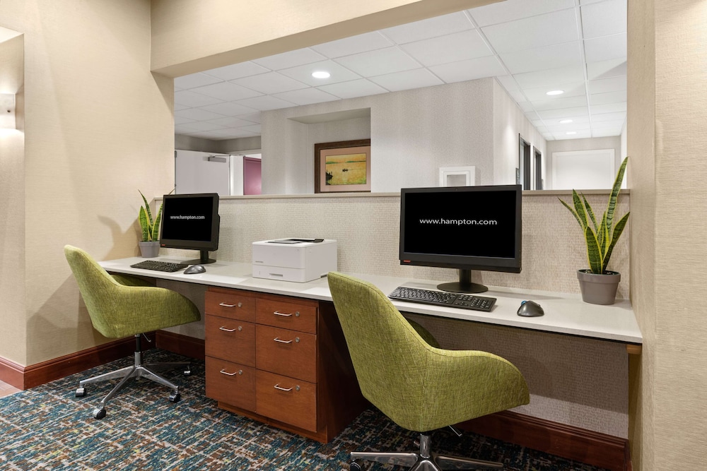 Hampton Inn & Suites Burlington WA 33/39