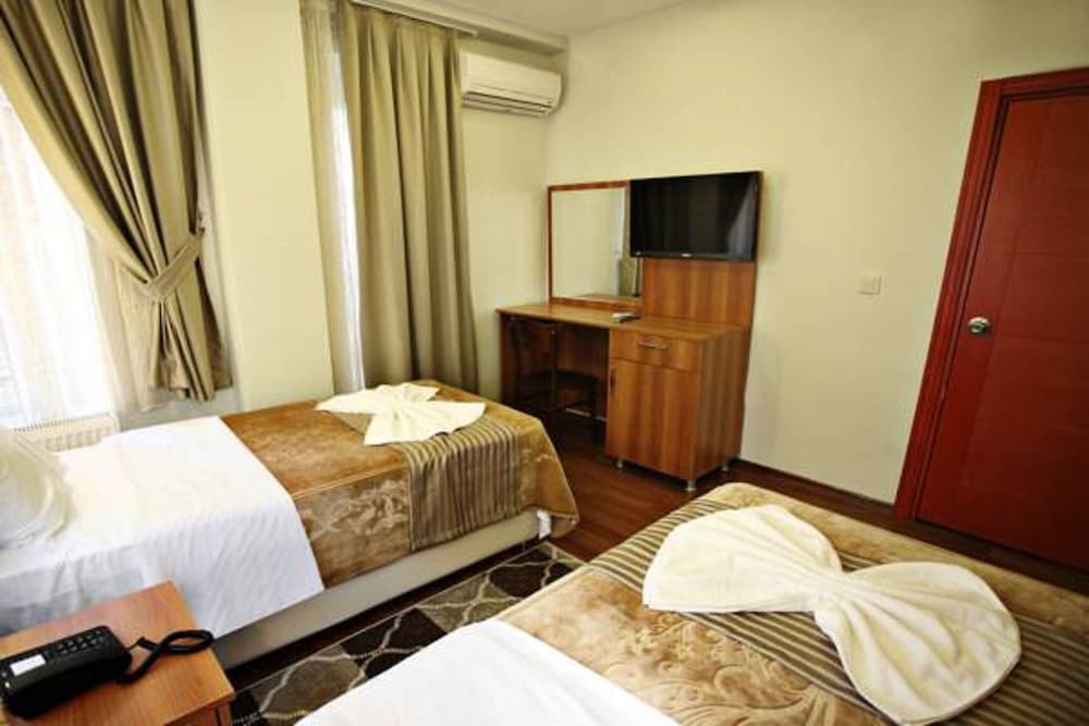 Taksim Palace Hotel 44/60