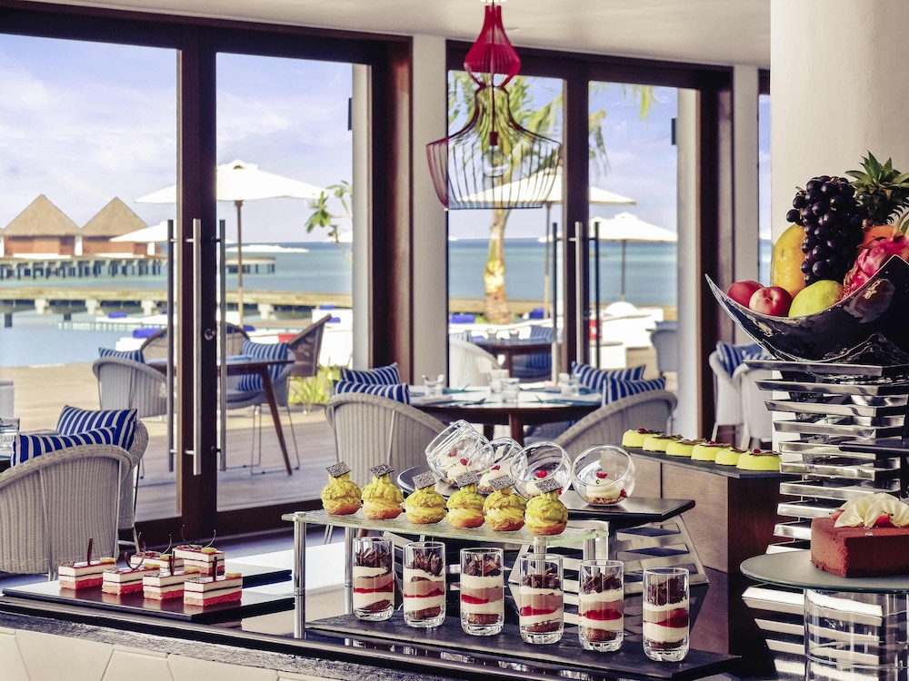 Mercure Maldives Kooddoo Resort 63/73