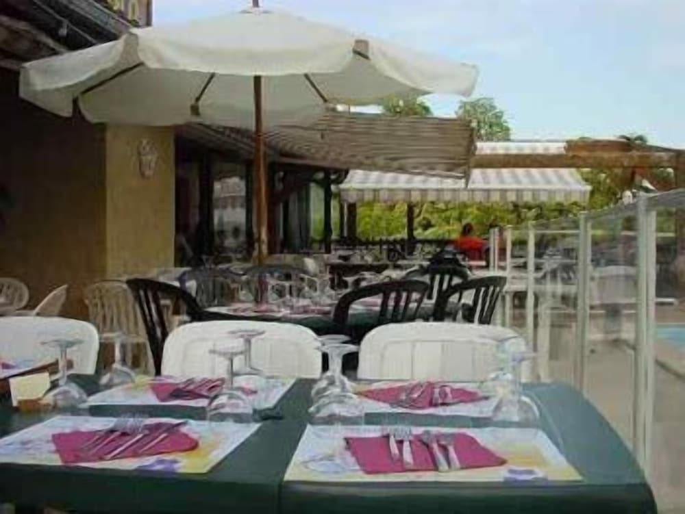 Brit Hotel Fumel Vallee Du Lot 41/50