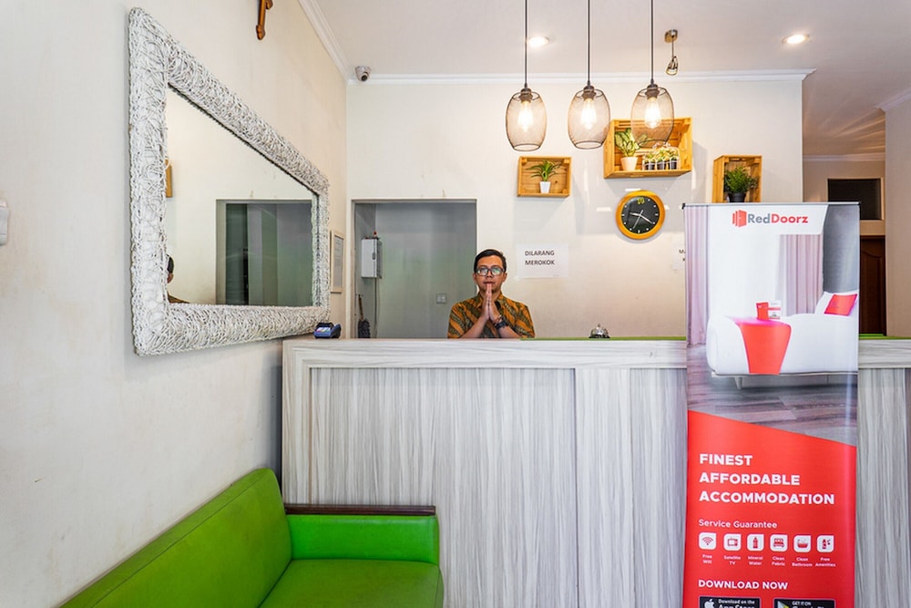 RedDoorz near Alun Alun Bandung 2 3/32