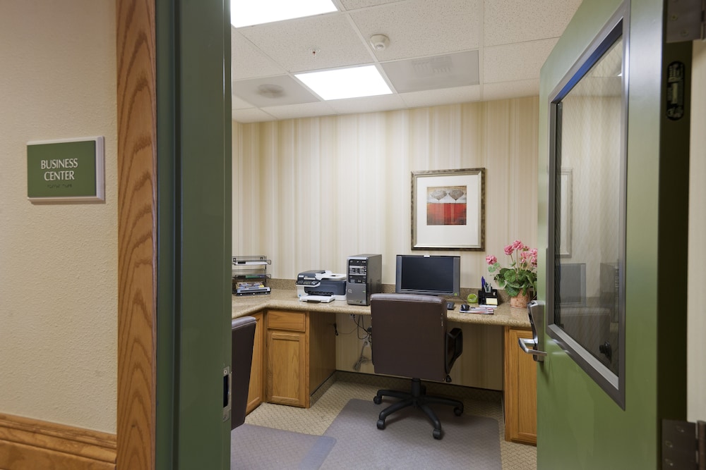 Holiday Inn & Suites Barstow 39/48