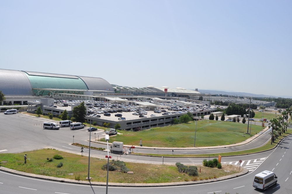 Orty Airport Hotel 7/63
