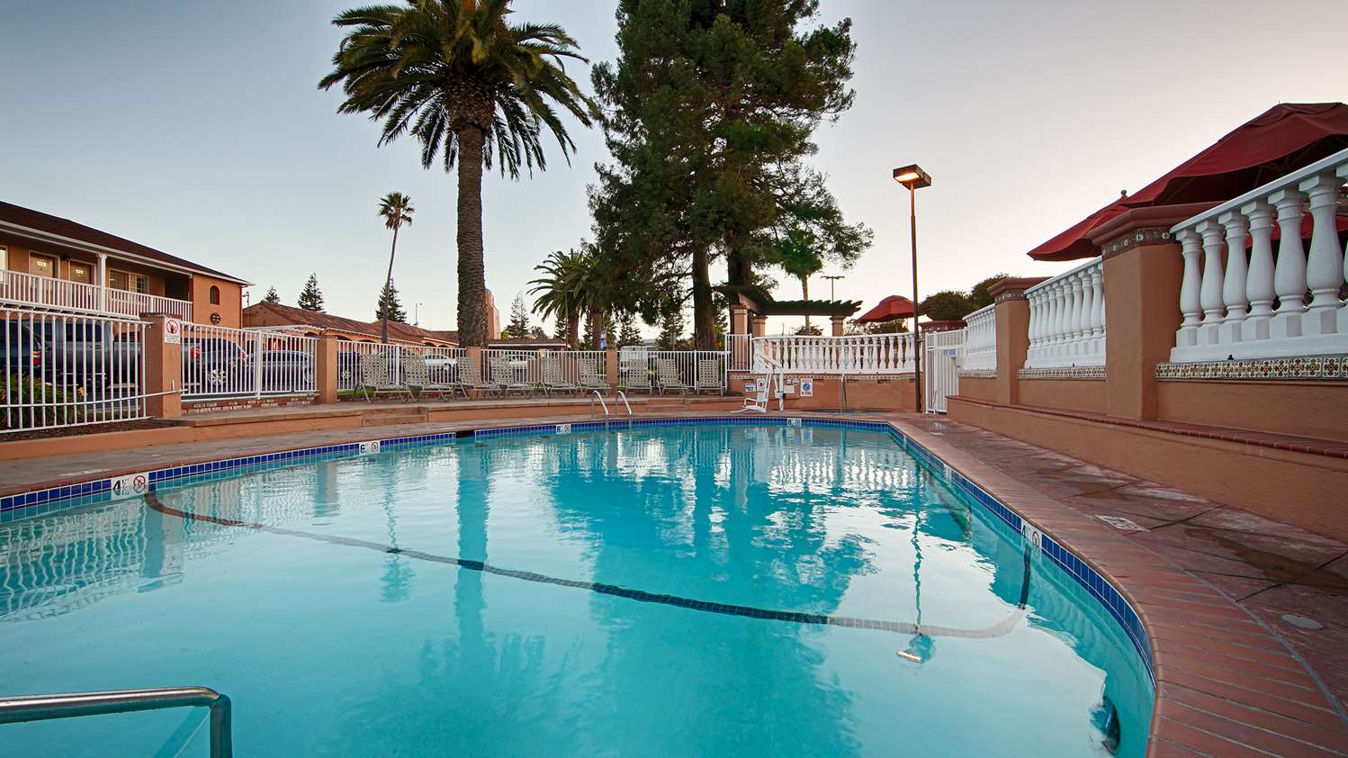 SFO El Rancho Inn 23/37