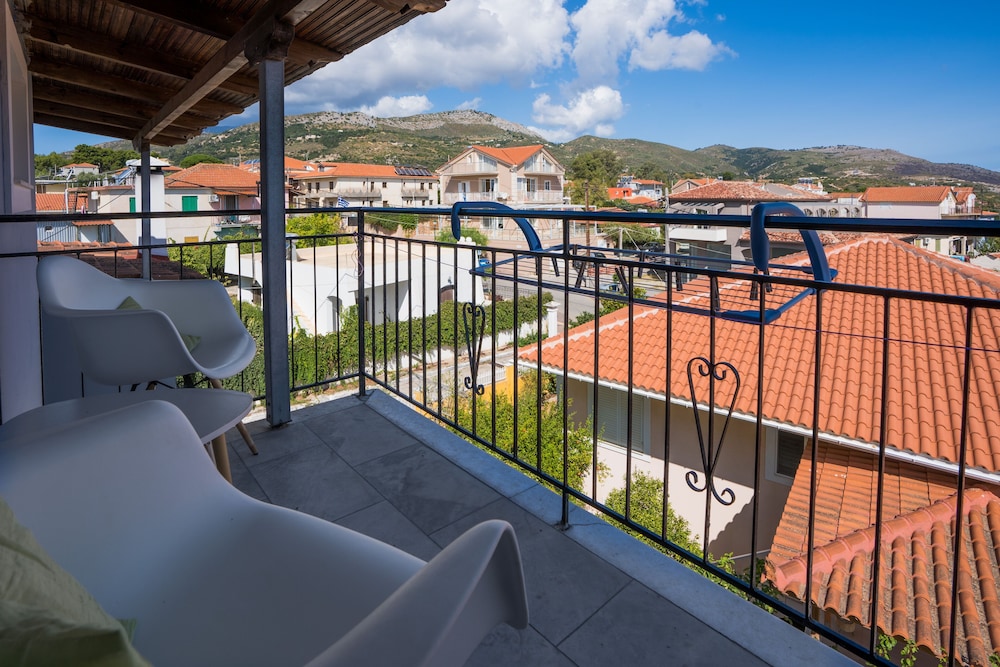 Poseidon Apartments 25/45