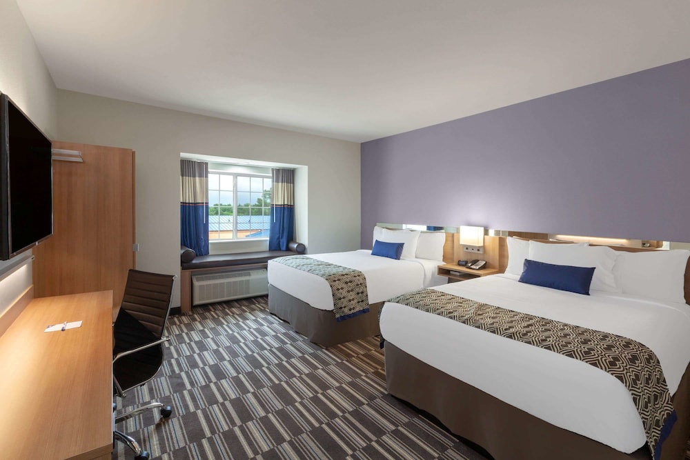 Microtel Inn And Suites By Wyndham College Station 10/34