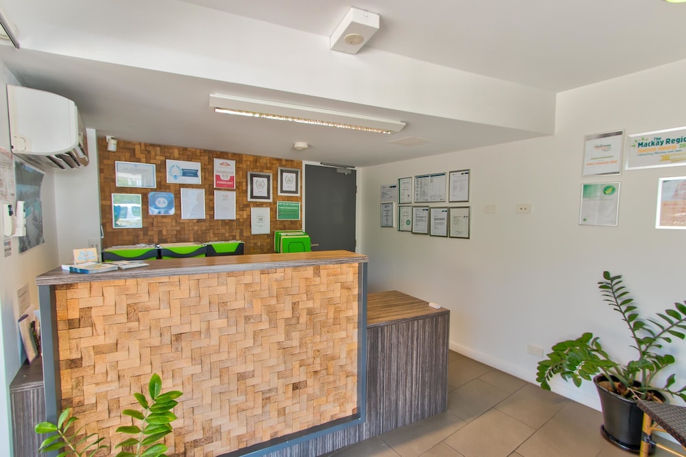 Mackay Oceanside Central Hotel 13/51