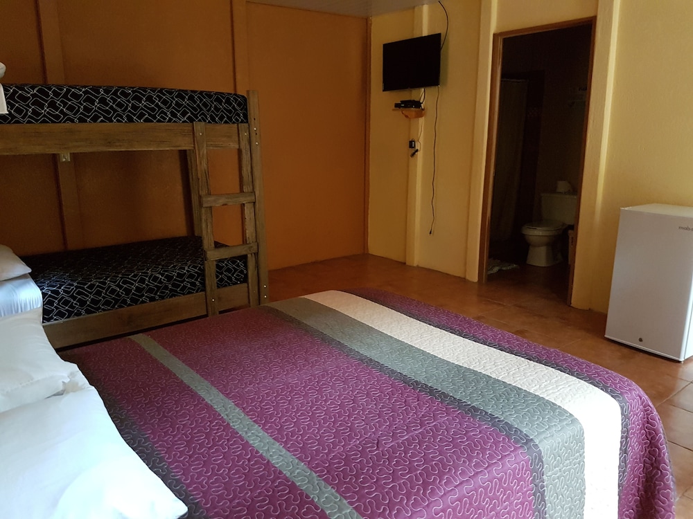 Greemount Hotel 22/65