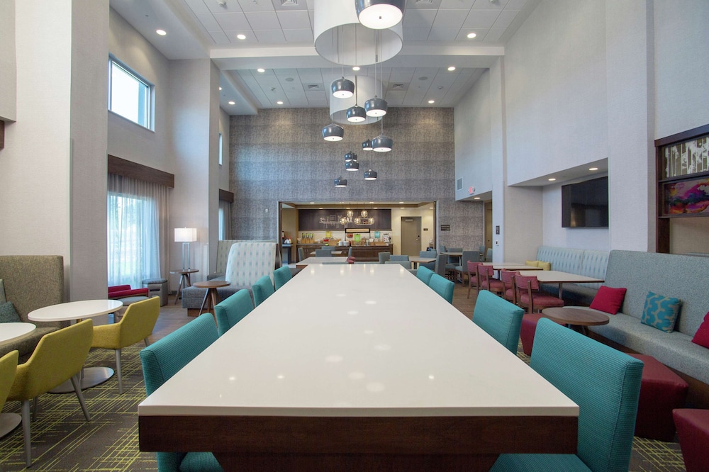Hampton Inn Suites Kutztown Pa 44/46