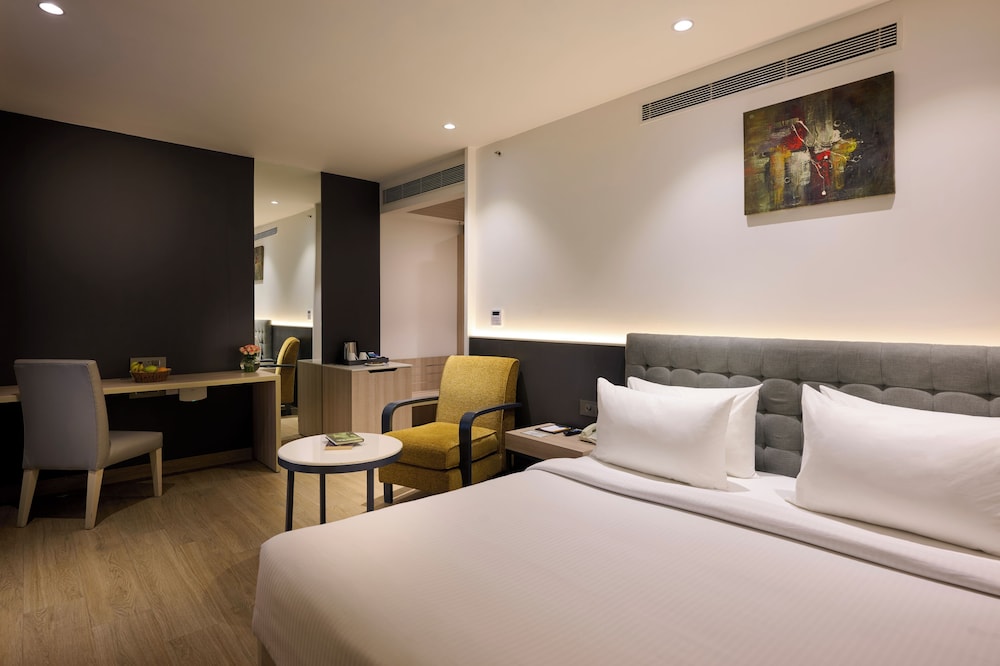 Delite Sarovar Portico Faridabad 7/30