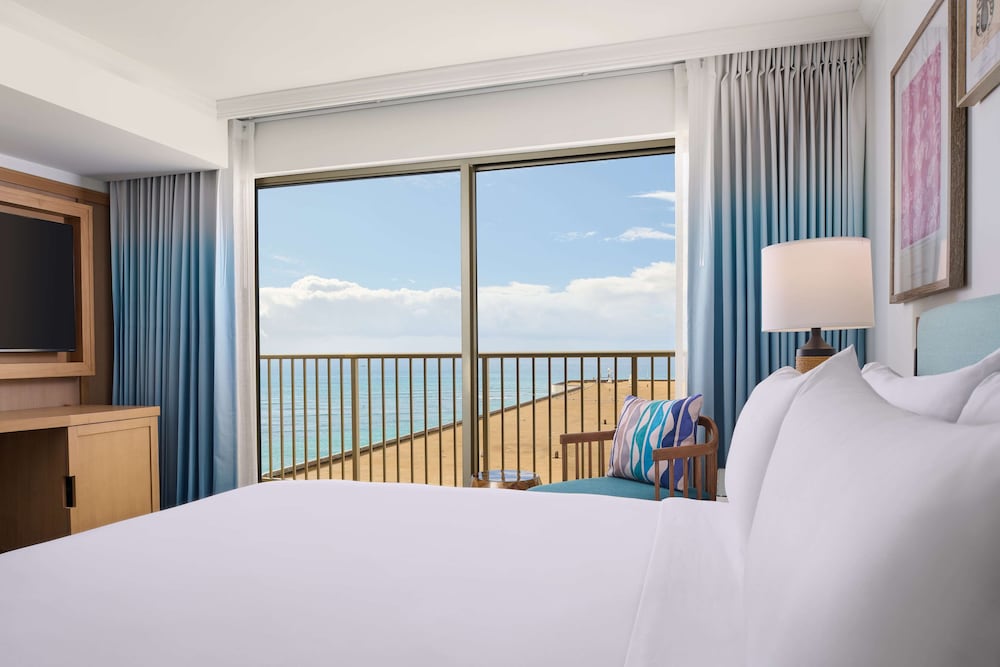 OUTRIGGER Reef Waikiki Beach Resort 32/86