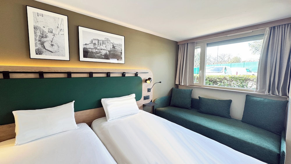 Standard, Twin Beds