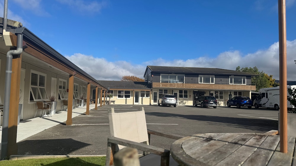 Bristol Motel 22/43