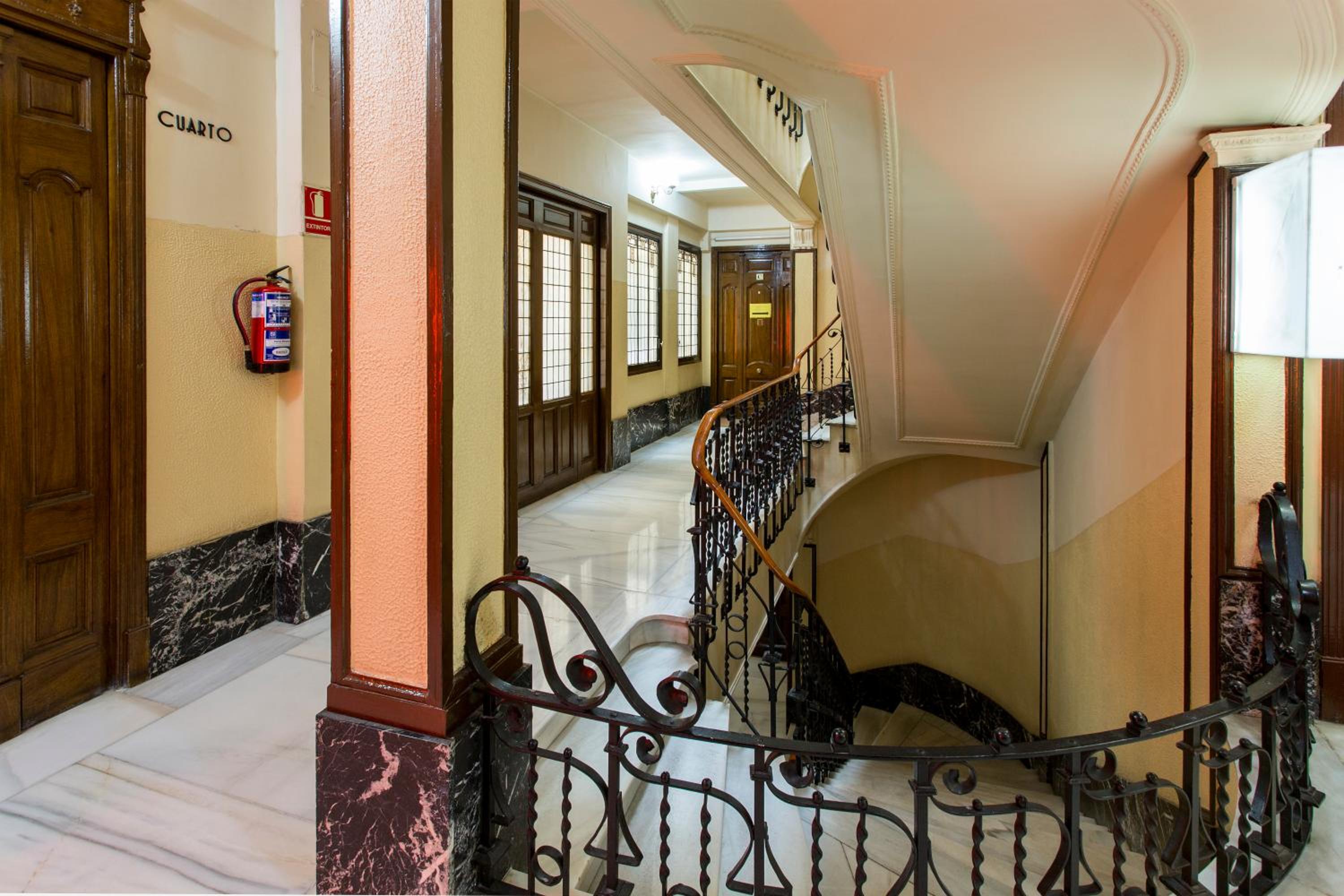 Hostal La Plata 51/52