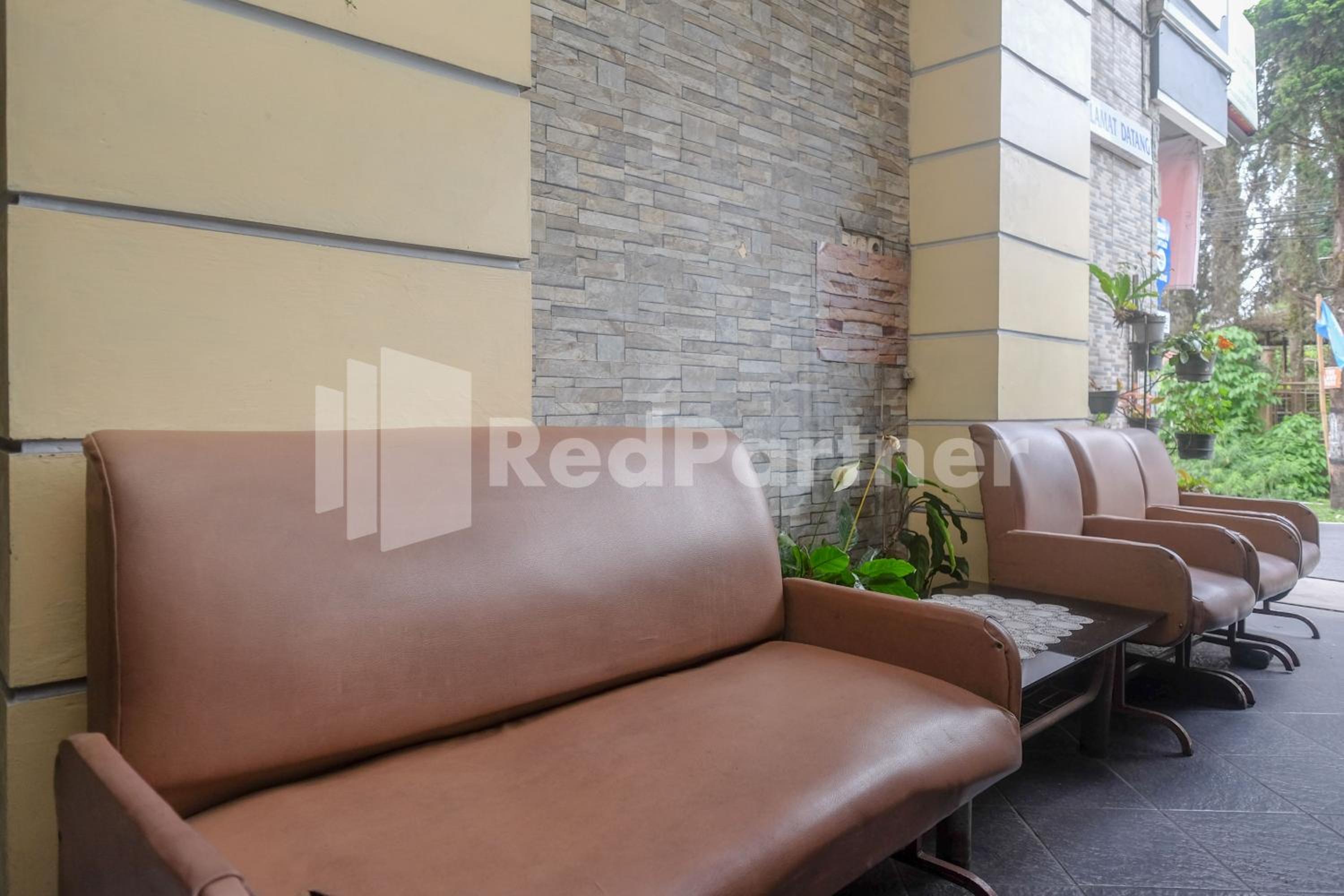 OYO 3206 Hotel Sido Langgeng 36/50