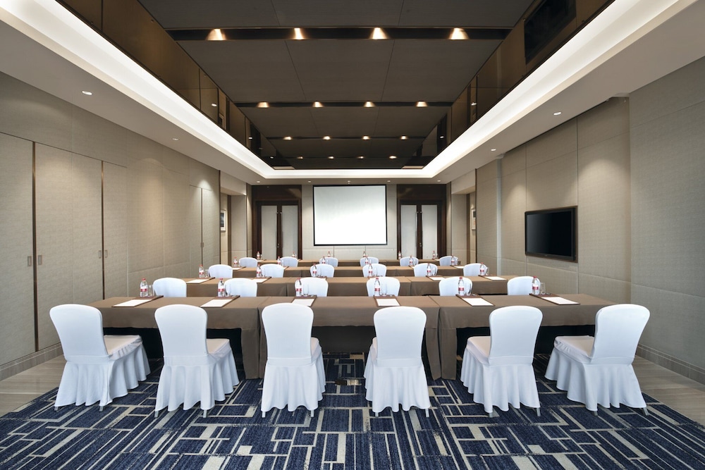 Crowne Plaza Nanchang Riverside 38/50