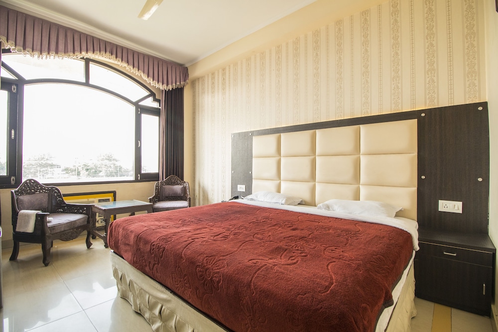 HOTEL JHANVI DALE 11/29