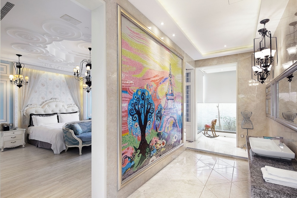 The Castle Ballet Taichung A Boutique Hotel 76/77