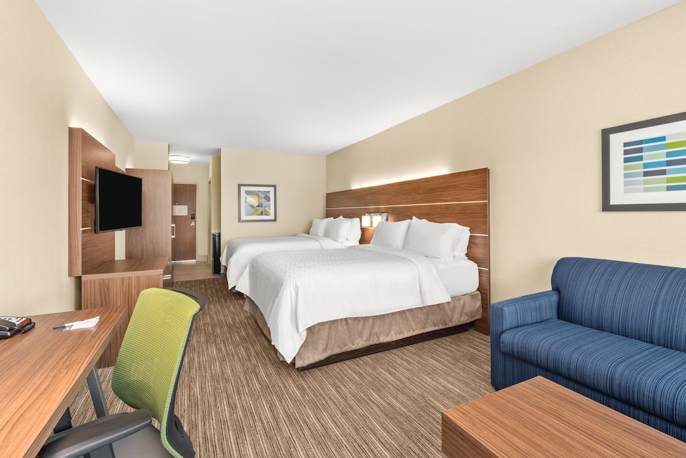 Holiday Inn Express & Suites Suisun City 23/70