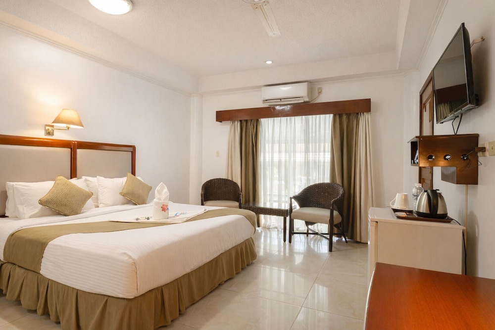 Deluxe, King Bed