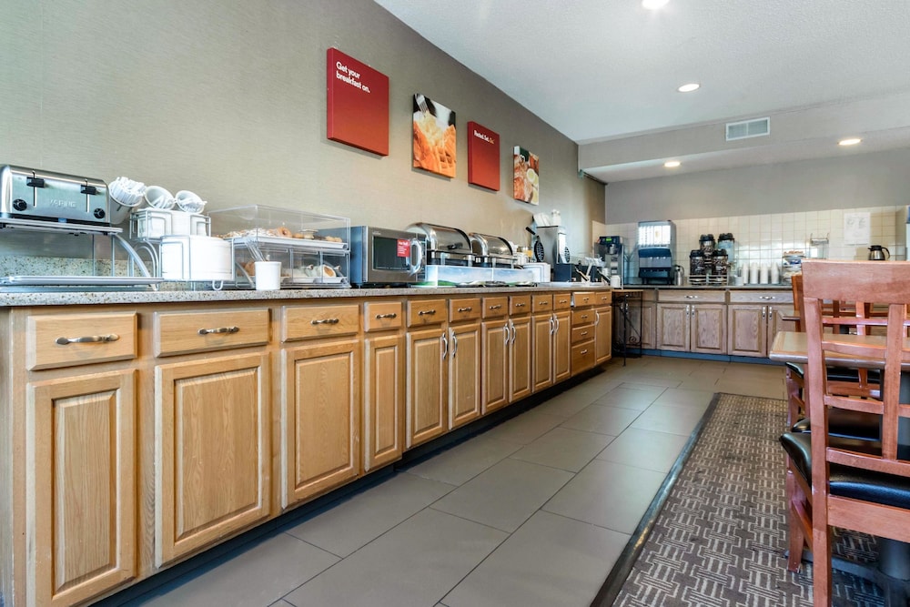 Comfort Suites Keeneland 8/48