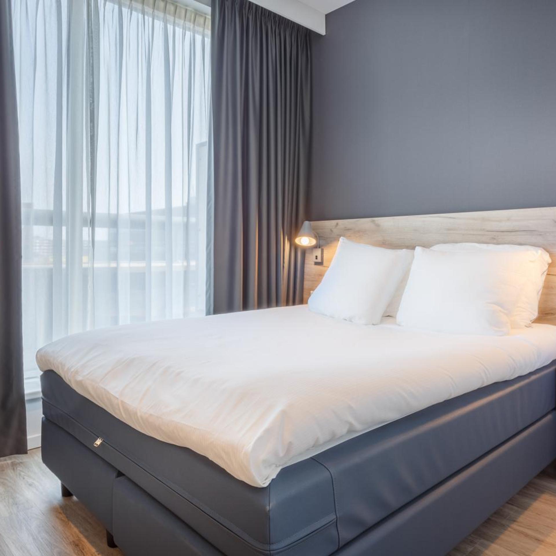 Room, Double Bed, Small