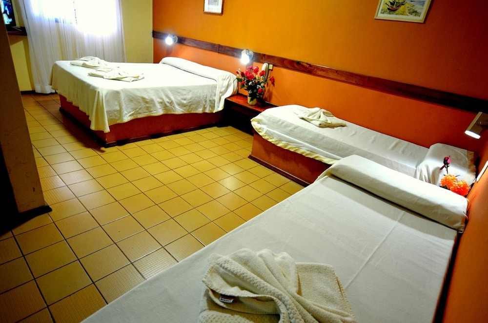 HOSTERIA CASA BLANCA IGUAZU 18/35