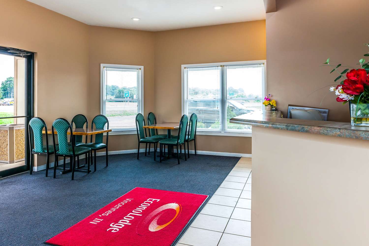 Econo Lodge Vincennes IN 13/19