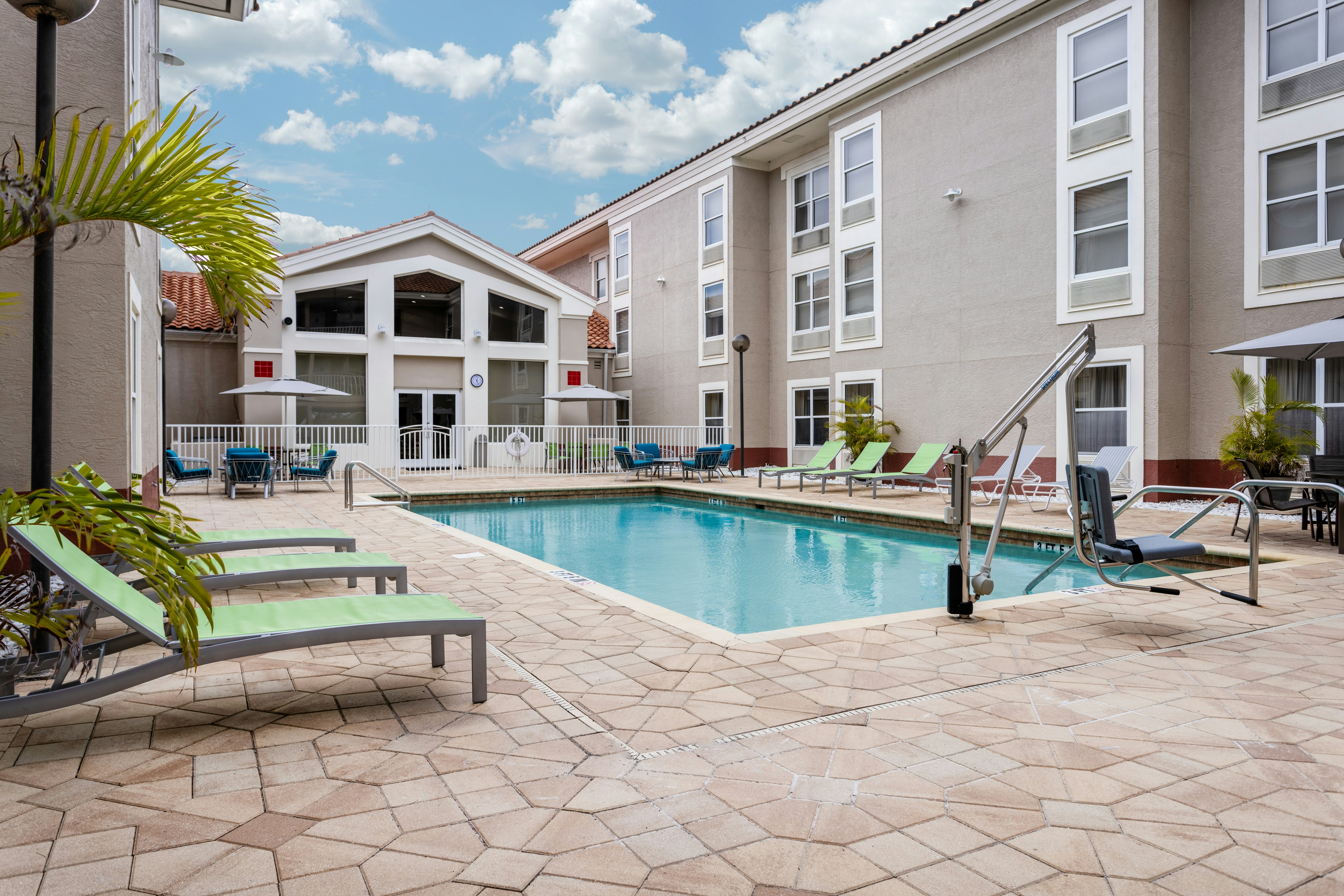 Hampton Inn & Suites Venice Bayside South Sarasota 34/36
