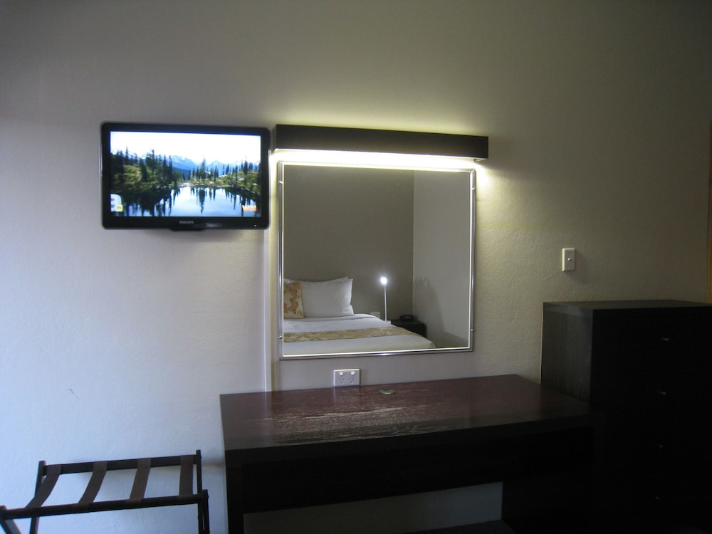 Country Lodge Motor Inn 50/50