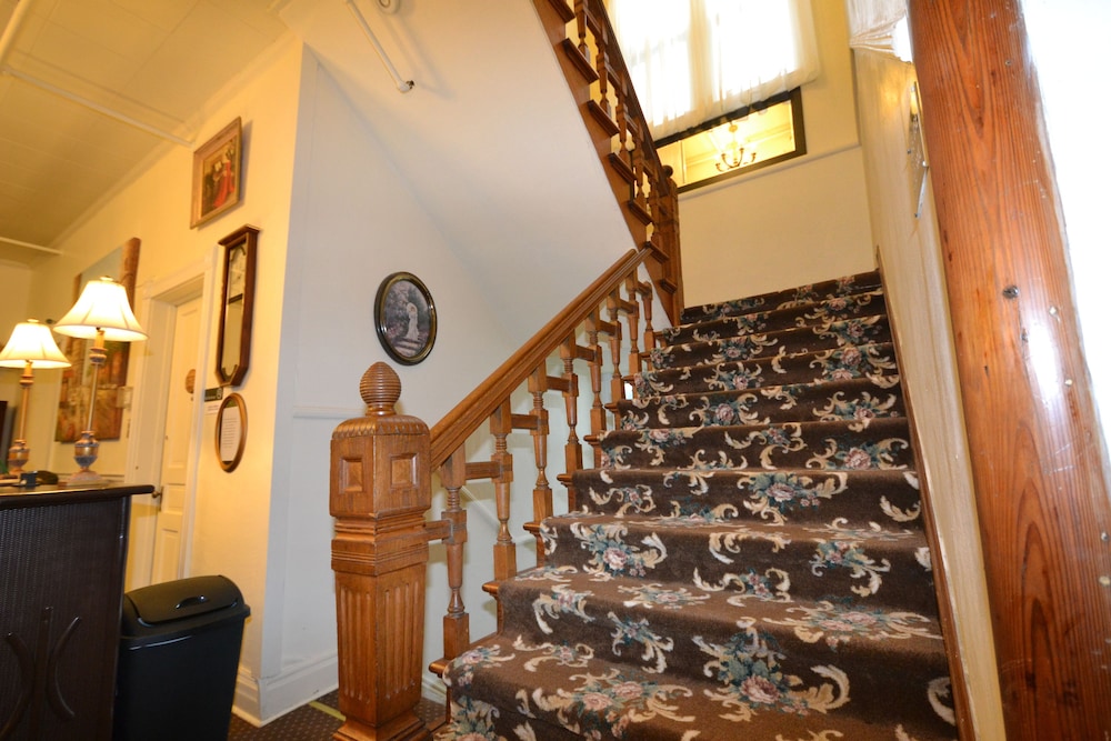 Perfect Stay Inn & Suites 30/49