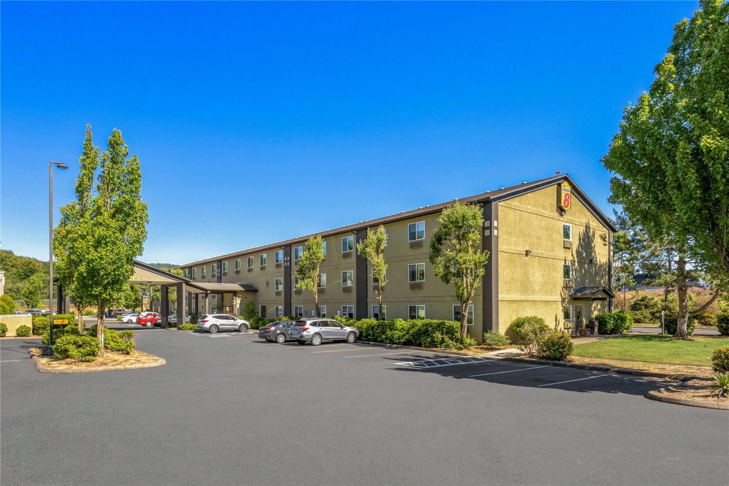 Super 8 By Wyndham Roseburg 28/33