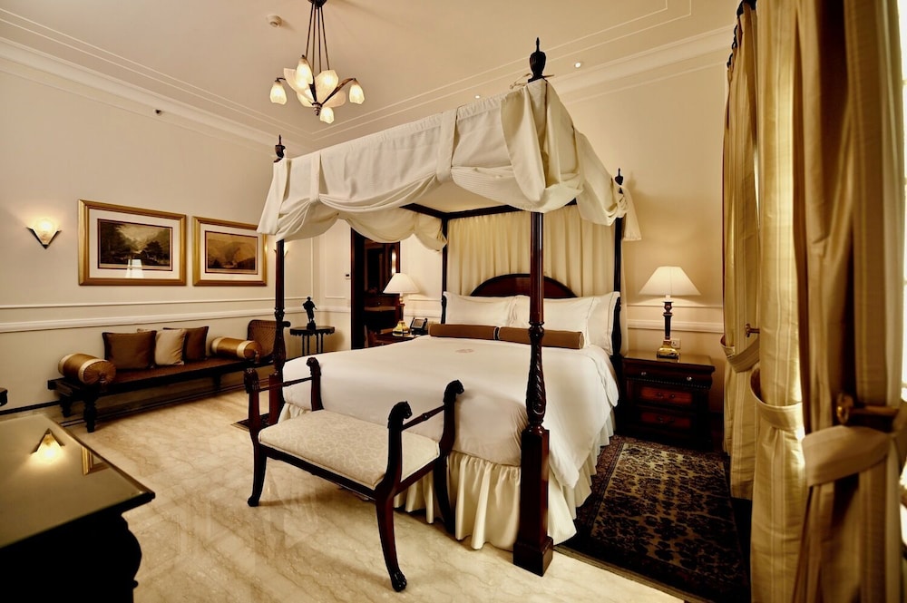 LUXURY, SUITE