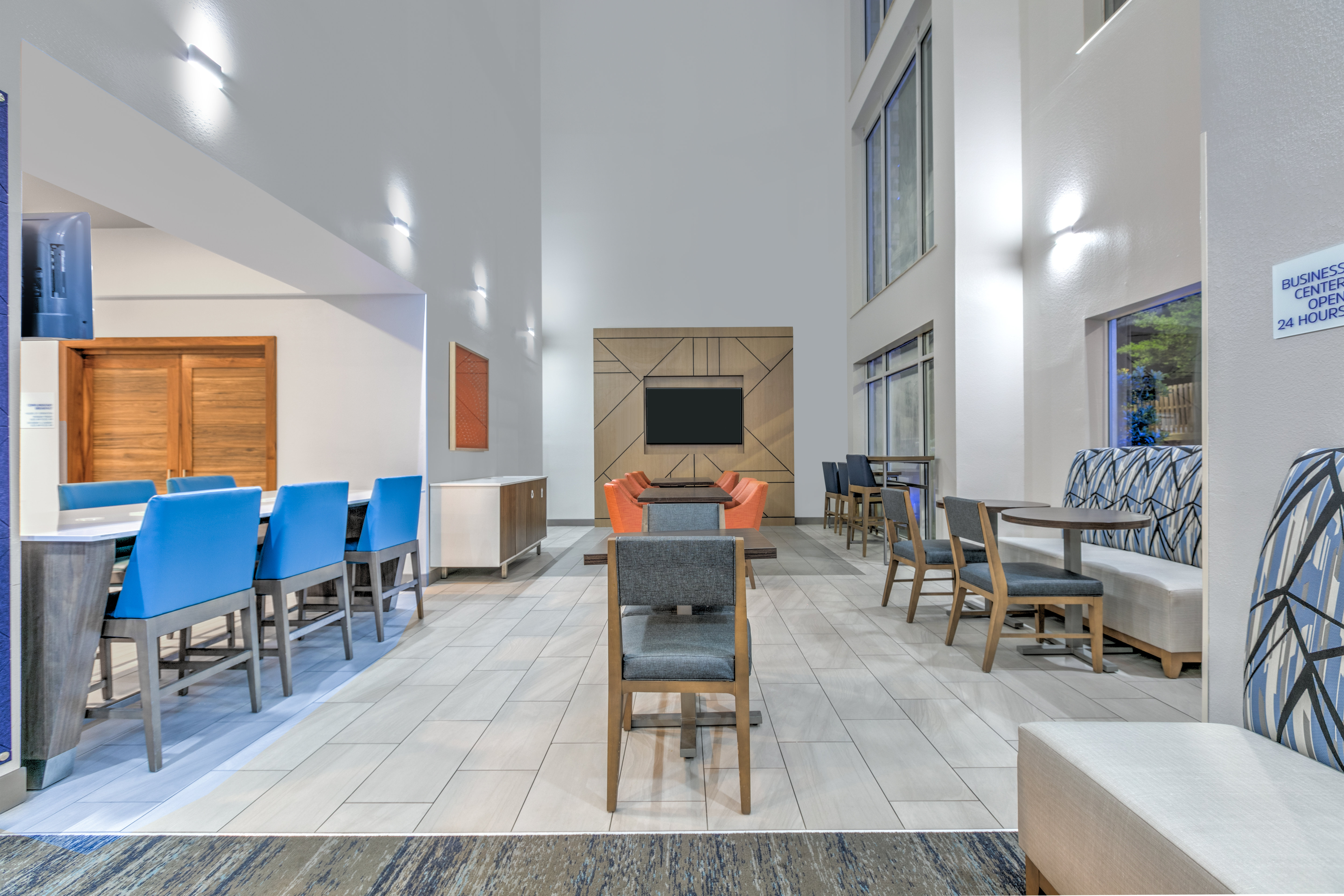 Holiday Inn Express Hotel And Suites Marshall 27/38
