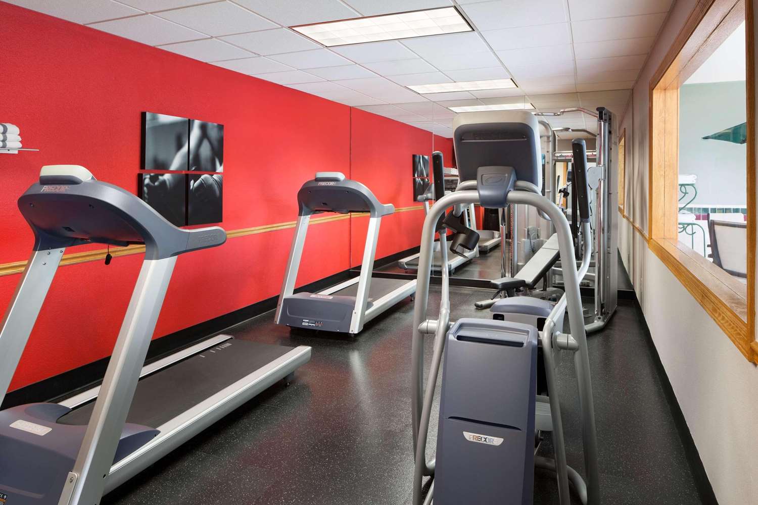 Country Inn and Suites By Radisson Columbus West OH 13/18