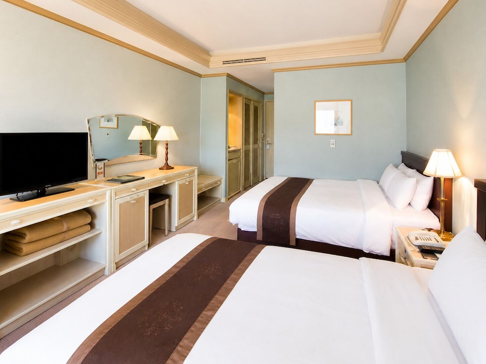 Libero Hotel 11/57